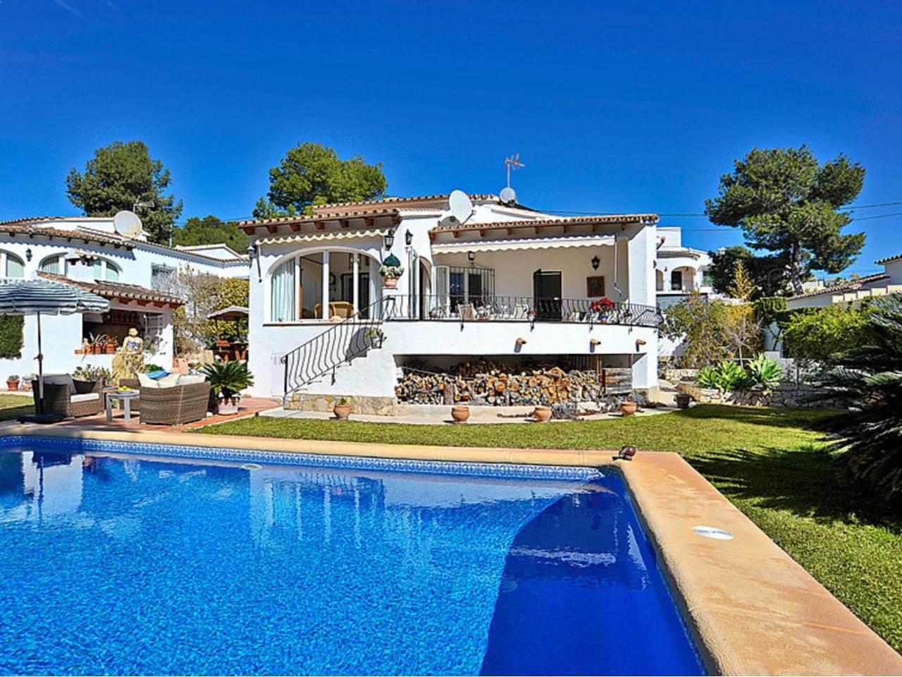 Casa Adosada de 2 Dormitorios en alquiler vacacional en Moraira