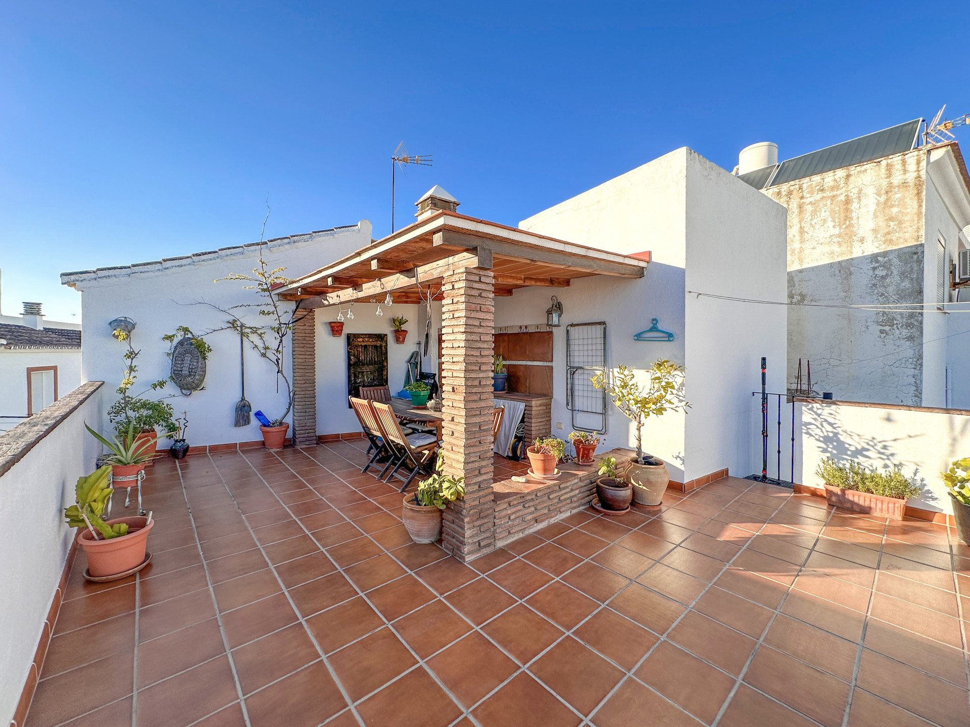 2 Bed, 1 Bath - Townhouse for Sale in La Alqueria, Estepona
