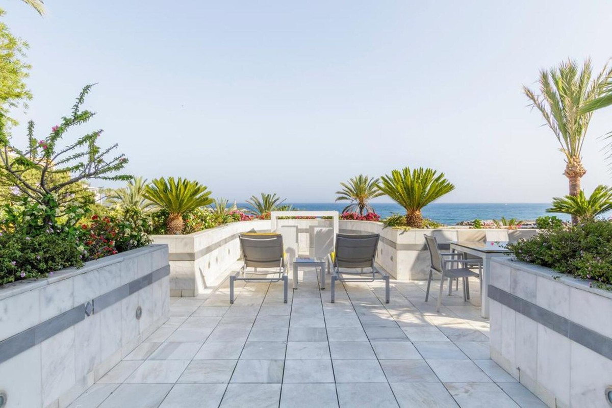 Piso de 3 Dormitorios y 3 Baños en venta en Puerto Banús