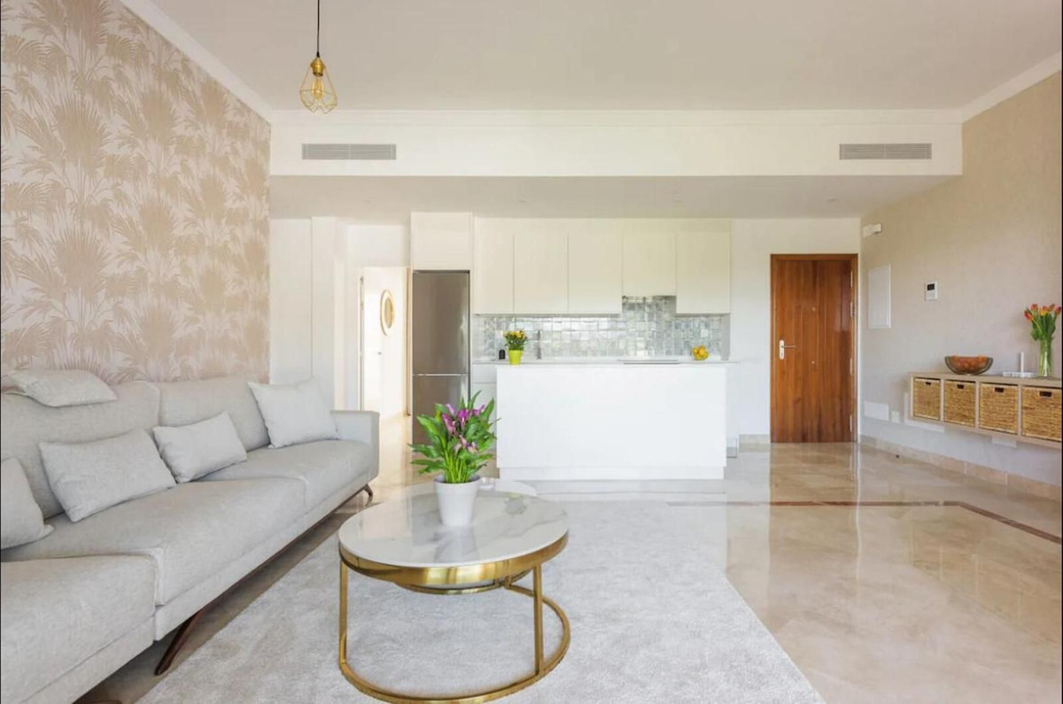 Piso de 3 Dormitorios y 2 Baños en alquiler vacacional en El Paraíso, Estepona
