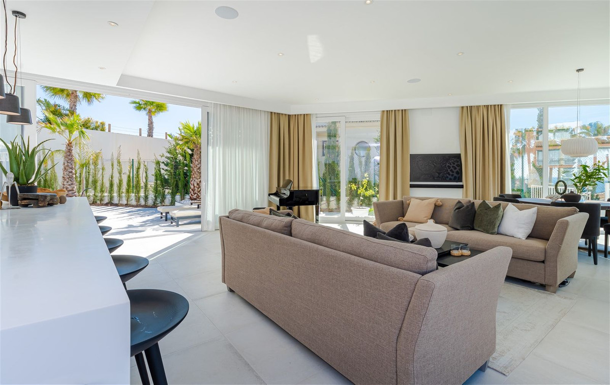 9 Bed, 11 Bath - Villa for Sale in Riviera del Sol, Mijas