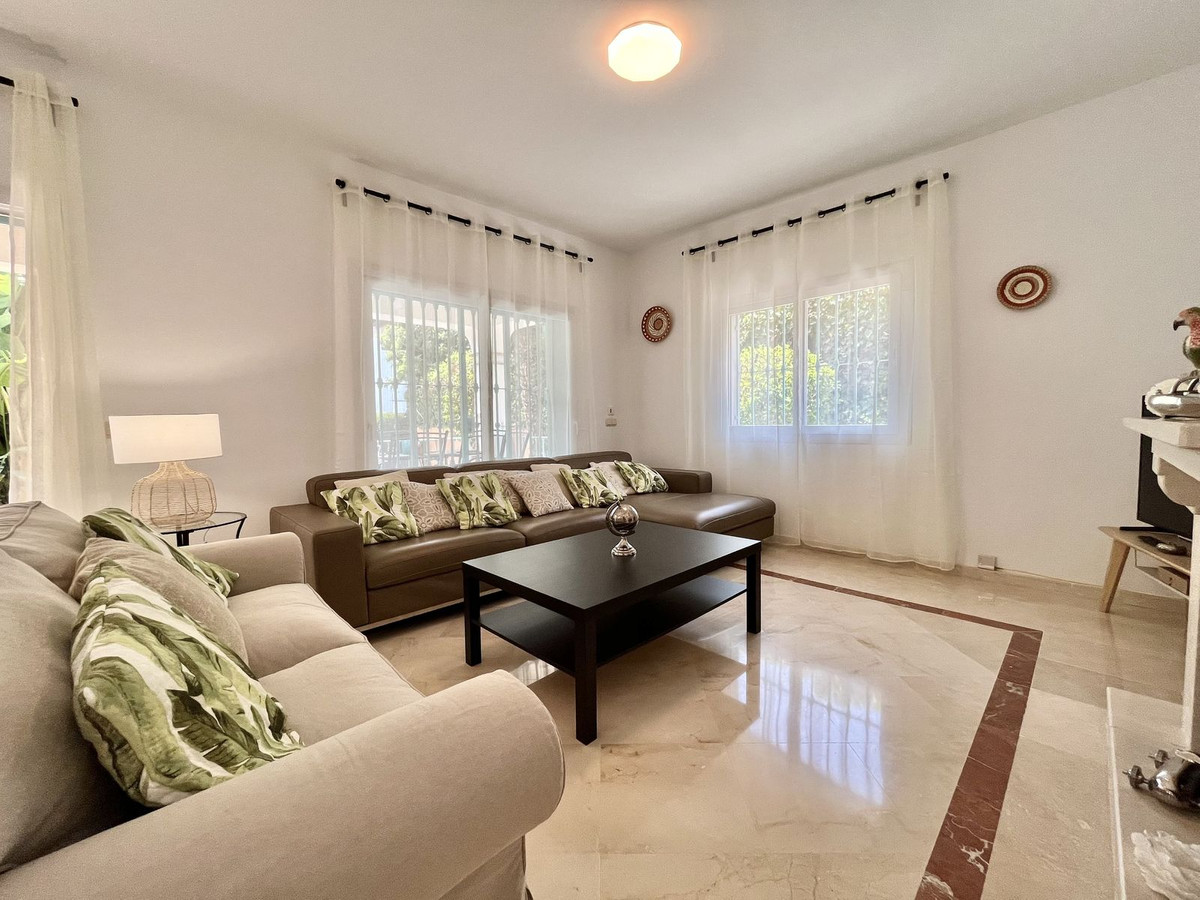 Casa de 4 Dormitorios y 3 Baños en alquiler vacacional en San Pedro de Alcántara