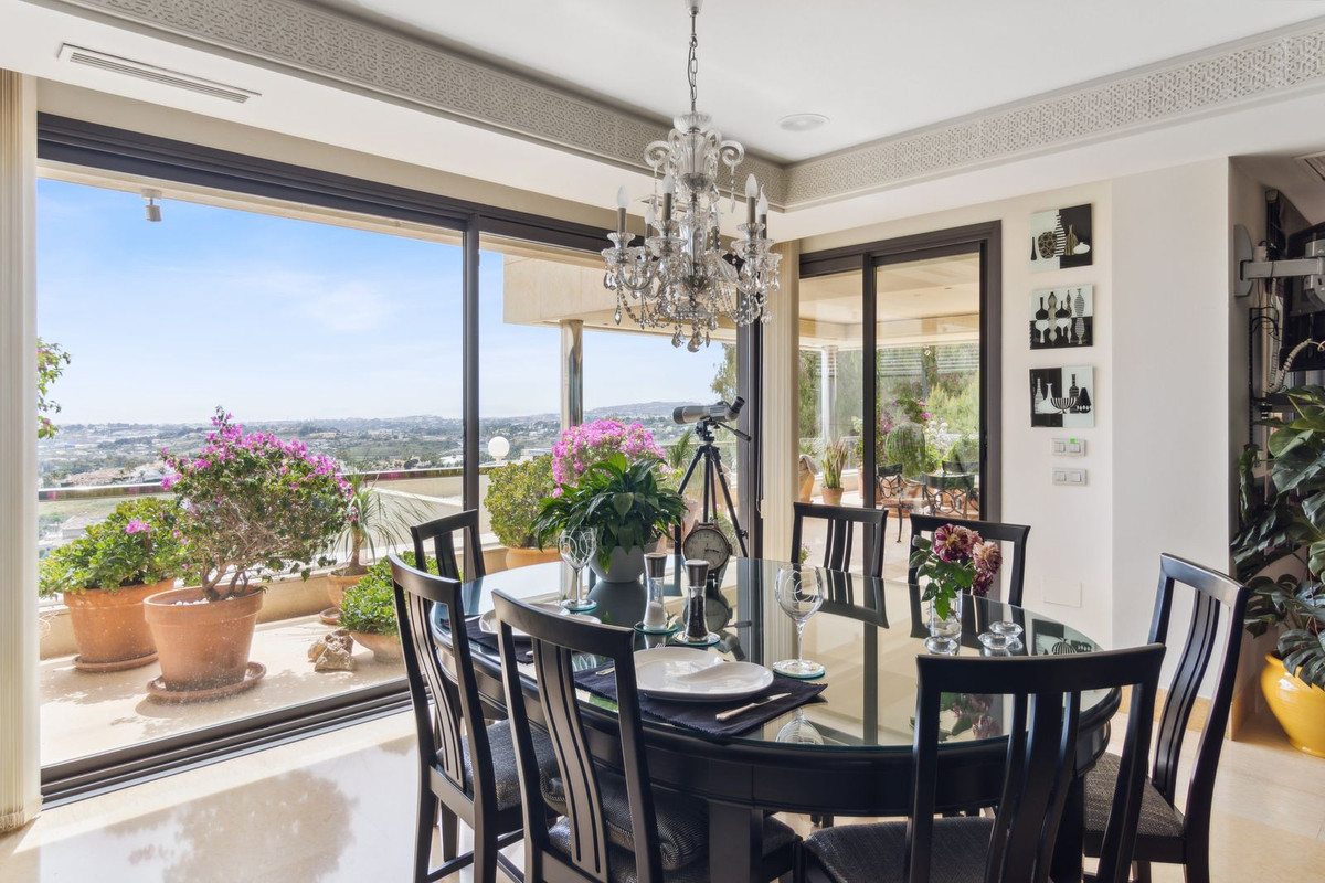 4 спални - Пентхаус за продажба в Nueva Andalucia, Marbella