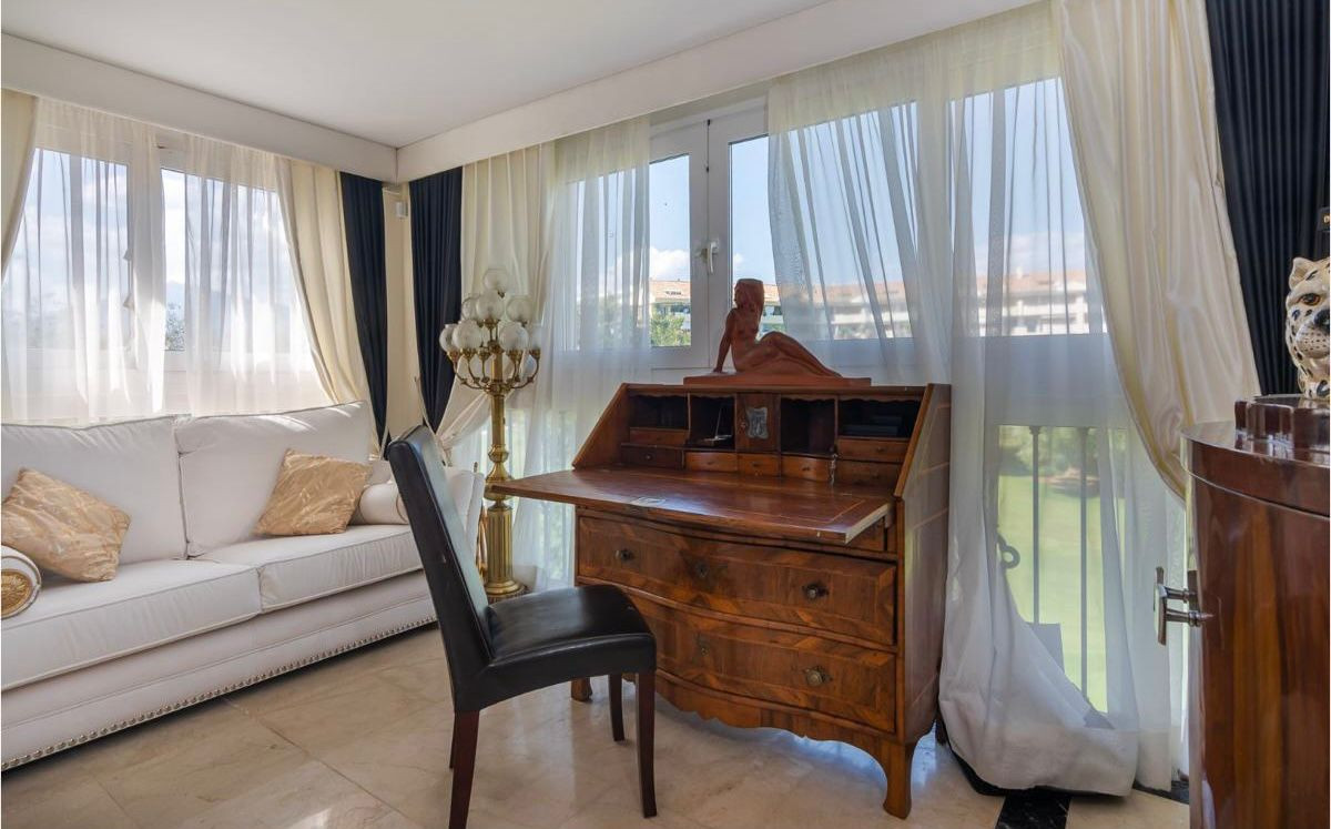 Ático de 3 Dormitorios y 2 Baños en venta en San Pedro de Alcántara