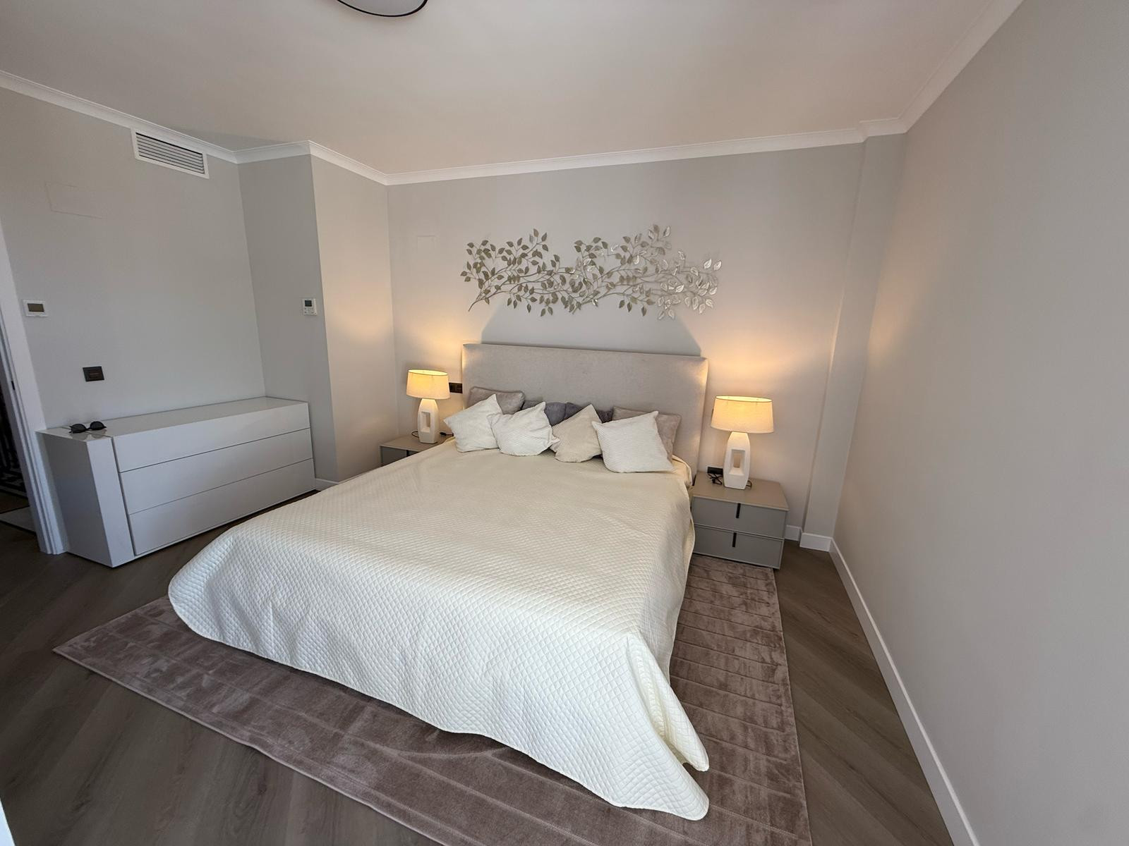 Piso de 3 Dormitorios y 3 Baños en alquiler en Estepona