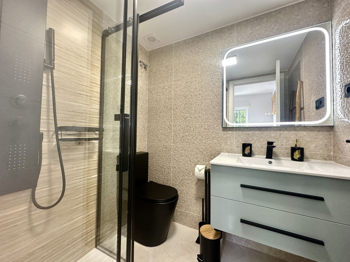 Piso de 2 Dormitorios y 2 Baños en venta en La Cala de Mijas