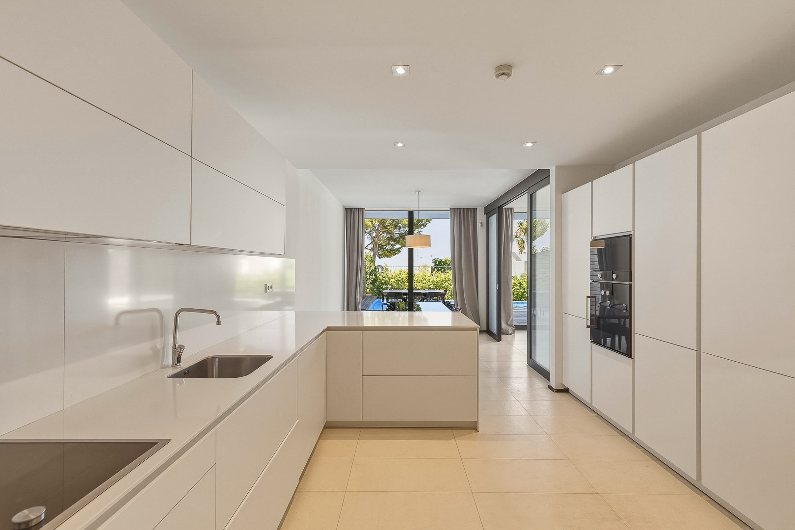 3 υπνοδωμάτια, 4 μπάνια - Βίλα προς πώληση σε Sierra Blanca, Marbella