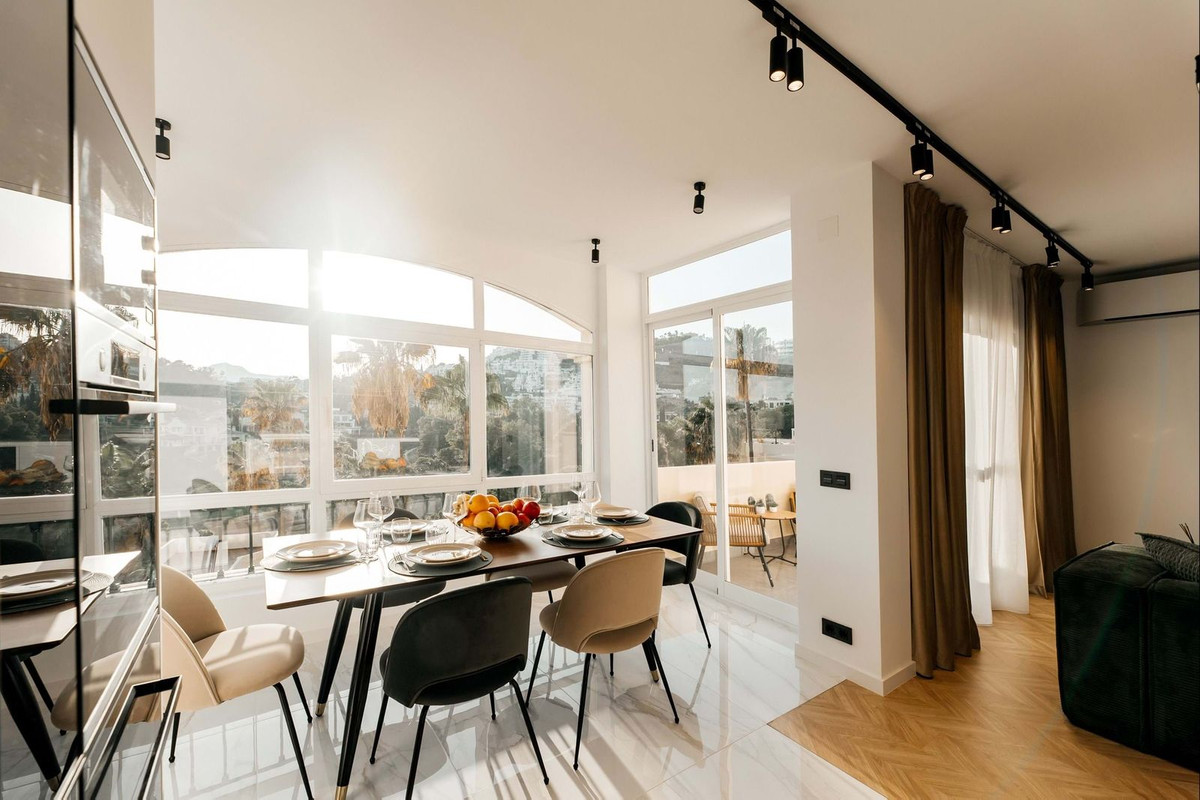 Ático de 3 Dormitorios y 3 Baños en venta en La Quinta, Benahavís