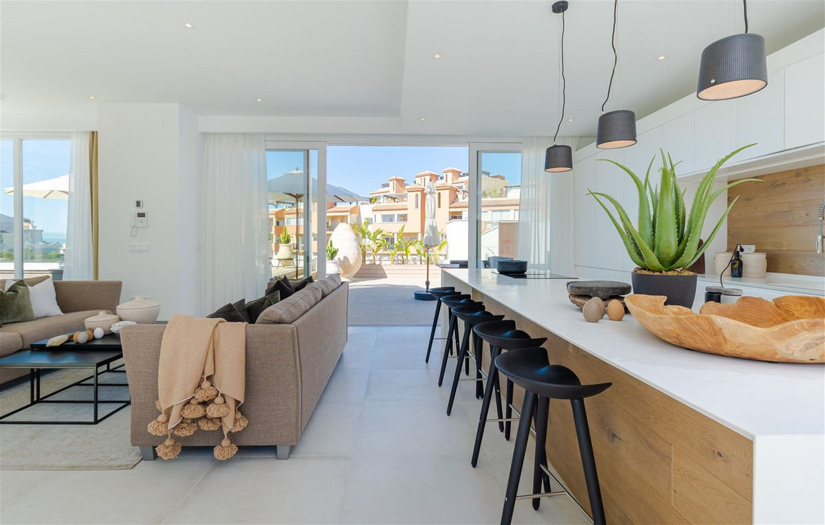 9 Bed, 11 Bath - Villa for Sale in Riviera del Sol, Mijas