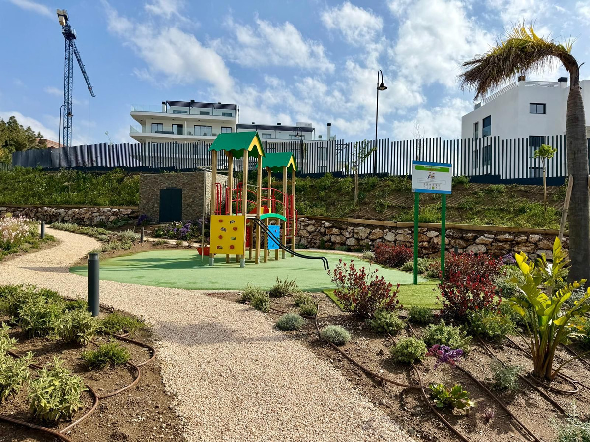 Piso de 2 Dormitorios y 2 Baños en venta en La Cala de Mijas
