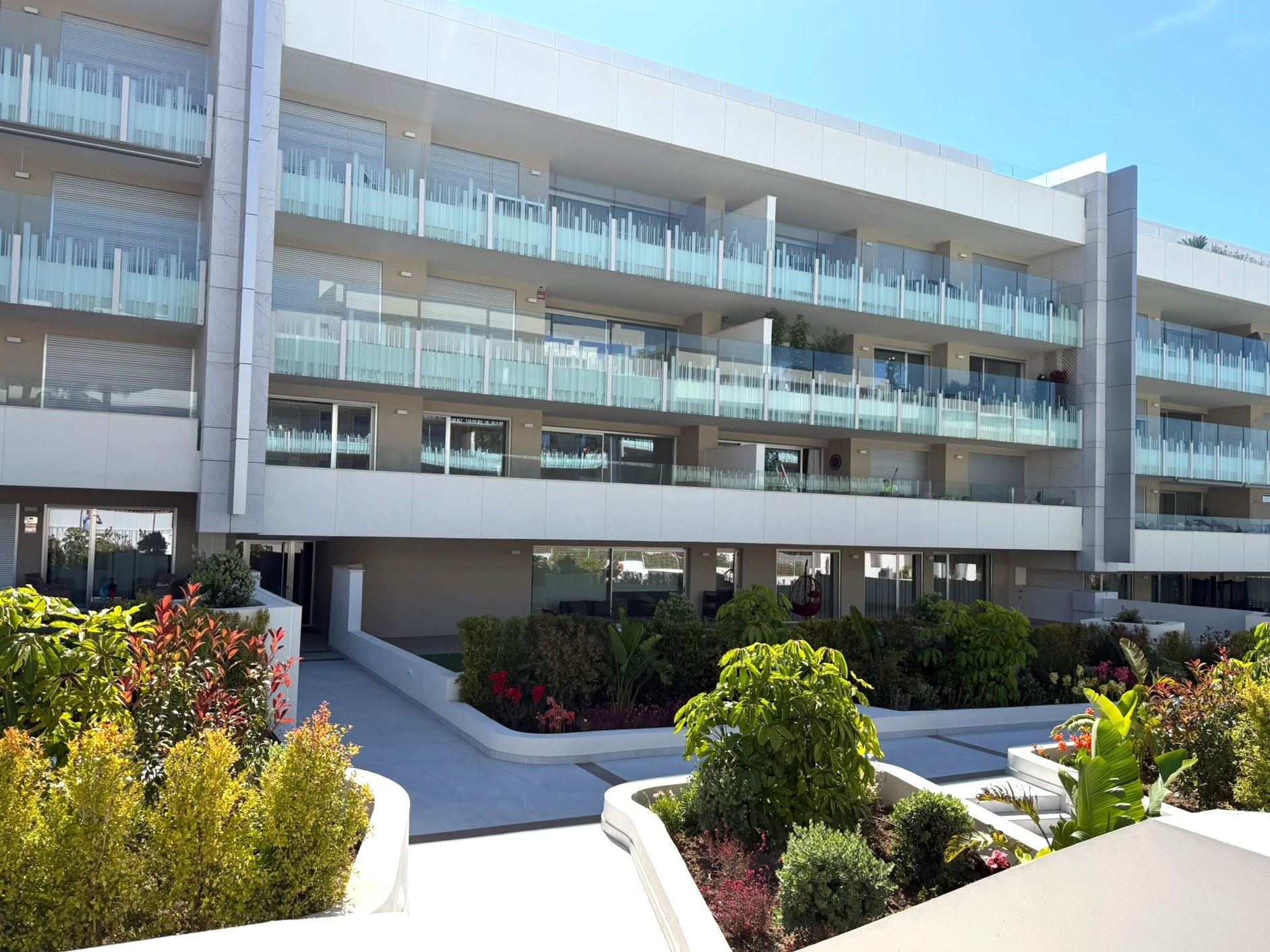 Piso de 4 Dormitorios y 2 Baños en alquiler en Marbella