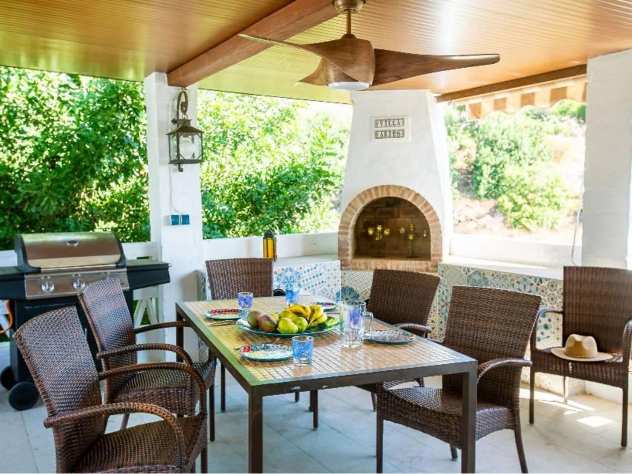 Casa Adosada de 4 Dormitorios en alquiler vacacional en Nerja