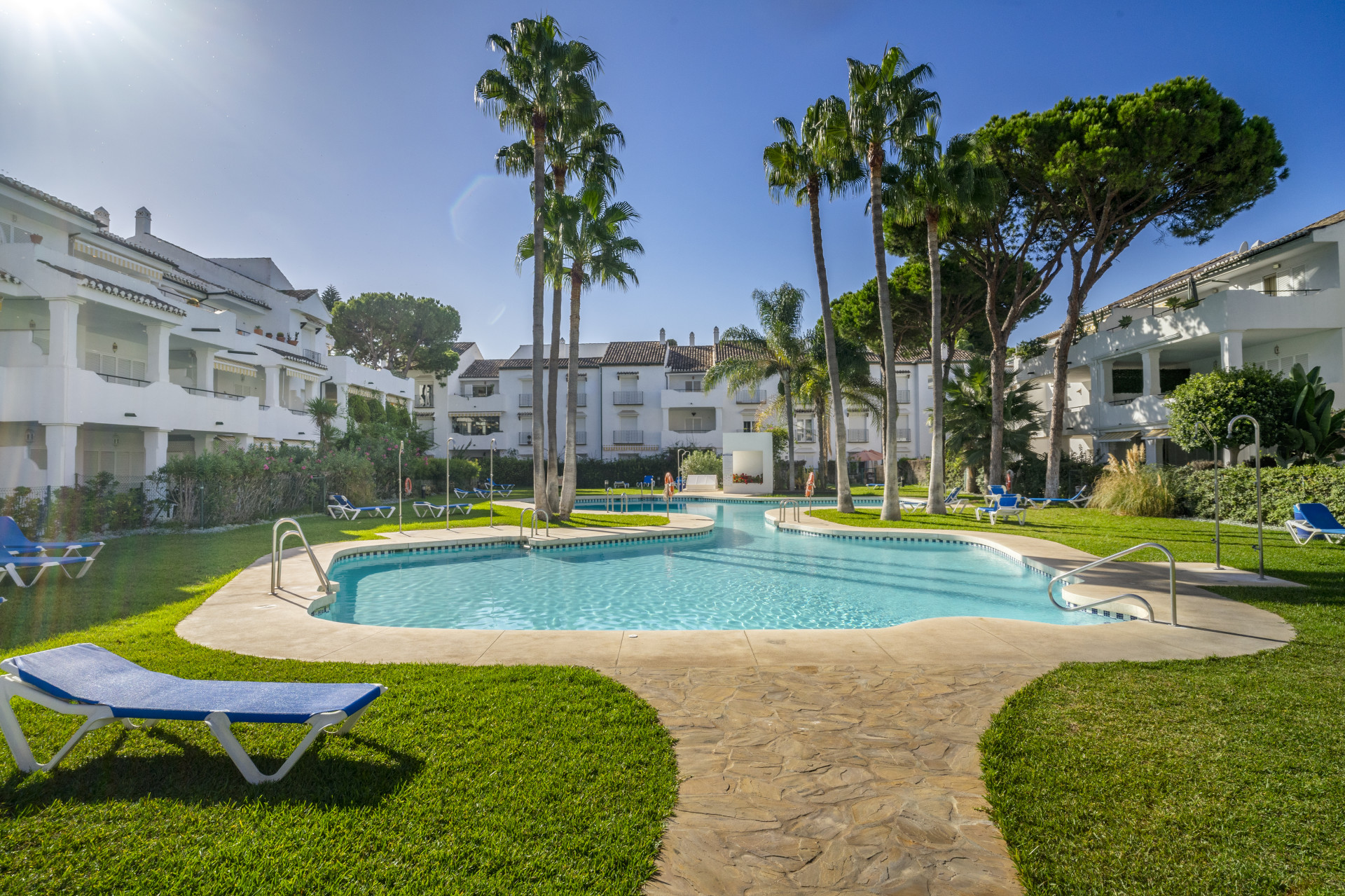 Piso de 4 Dormitorios en venta en Estepona