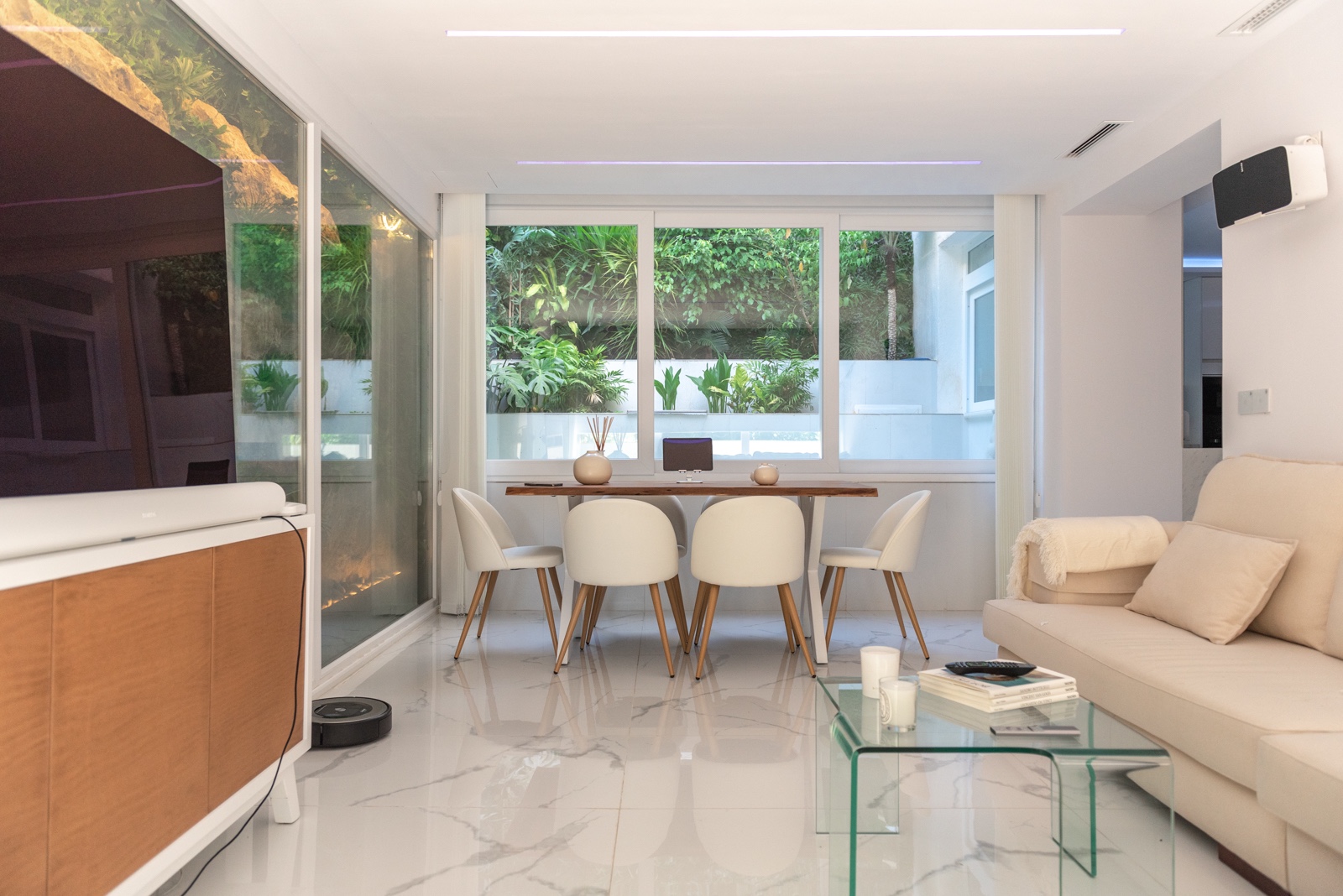 Piso de 2 Dormitorios en alquiler en Milla de Oro, Marbella