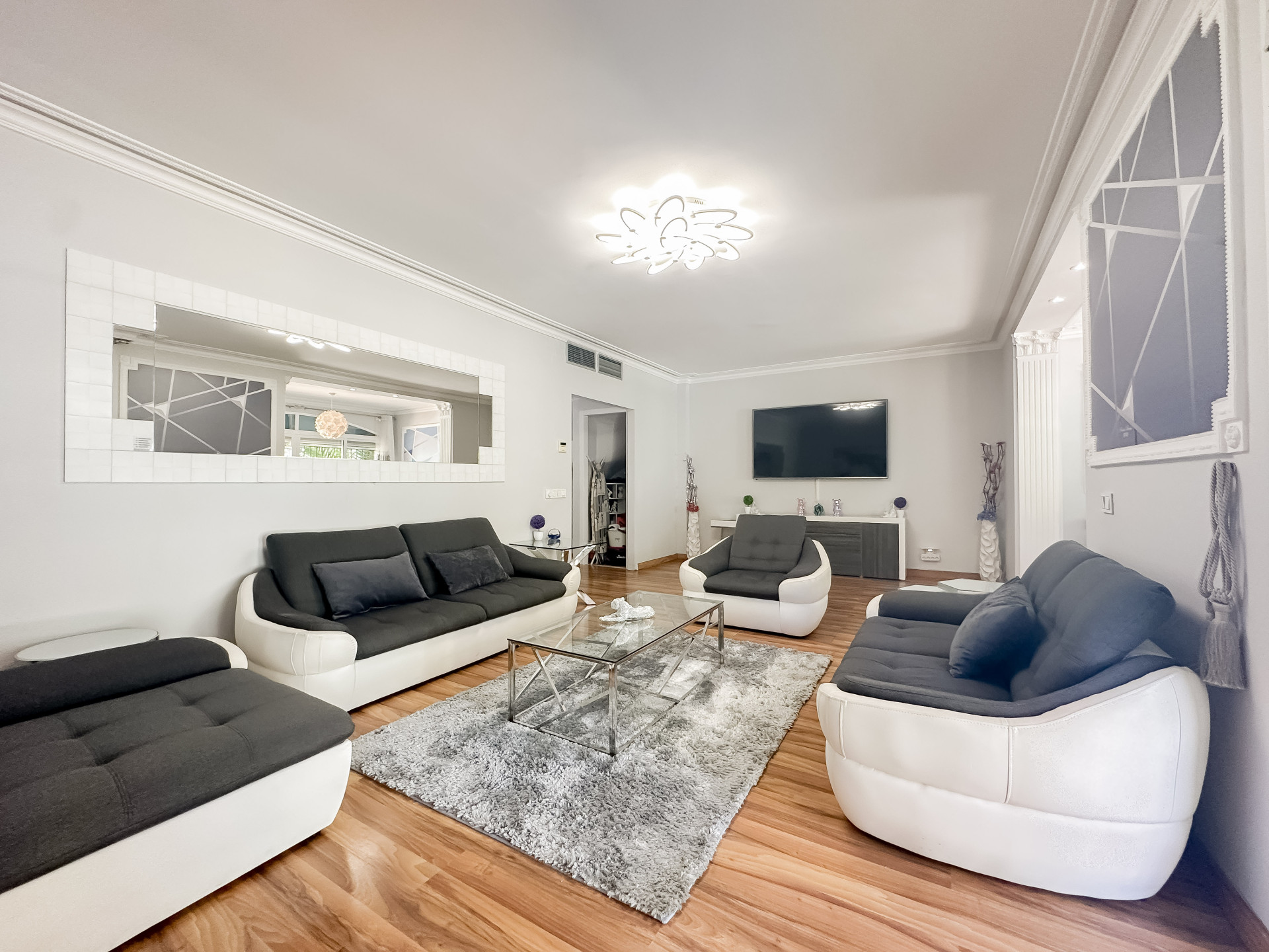 5 Bed - Villa for Sale in Marbella