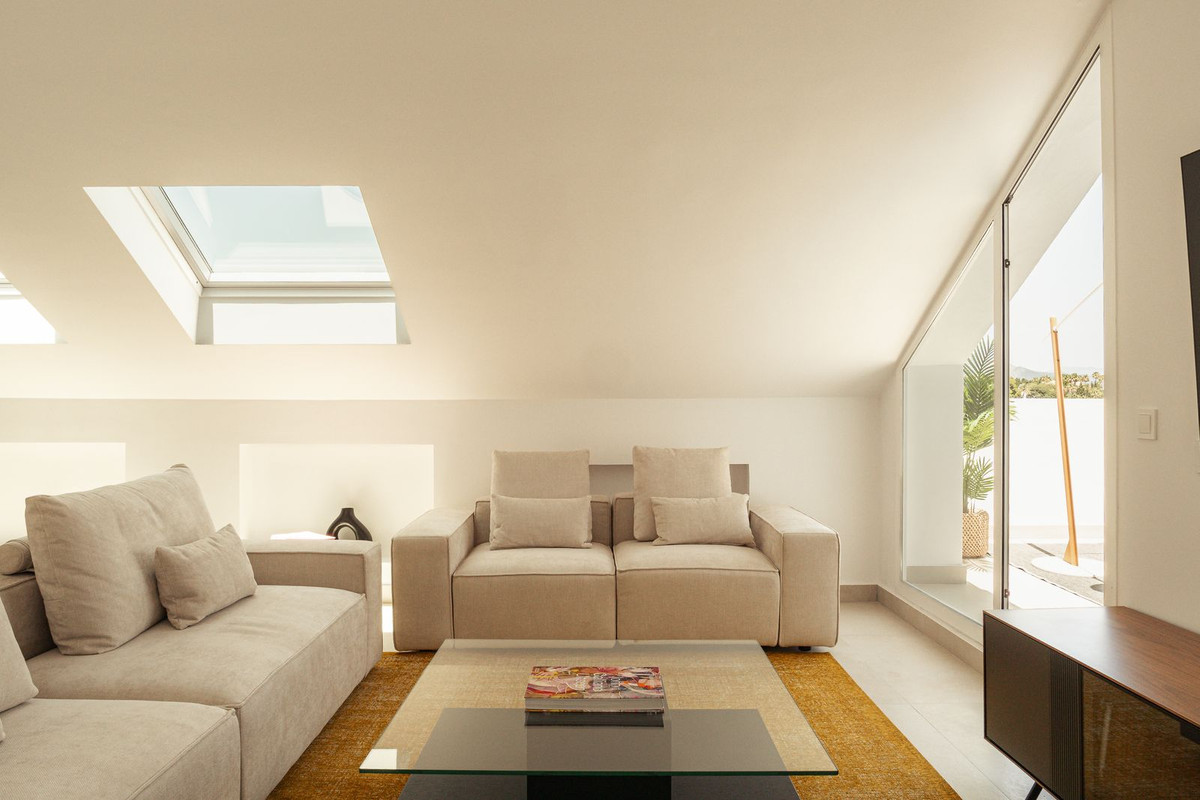 Ático de 3 Dormitorios y 3 Baños en venta en Nueva Andalucía, Marbella
