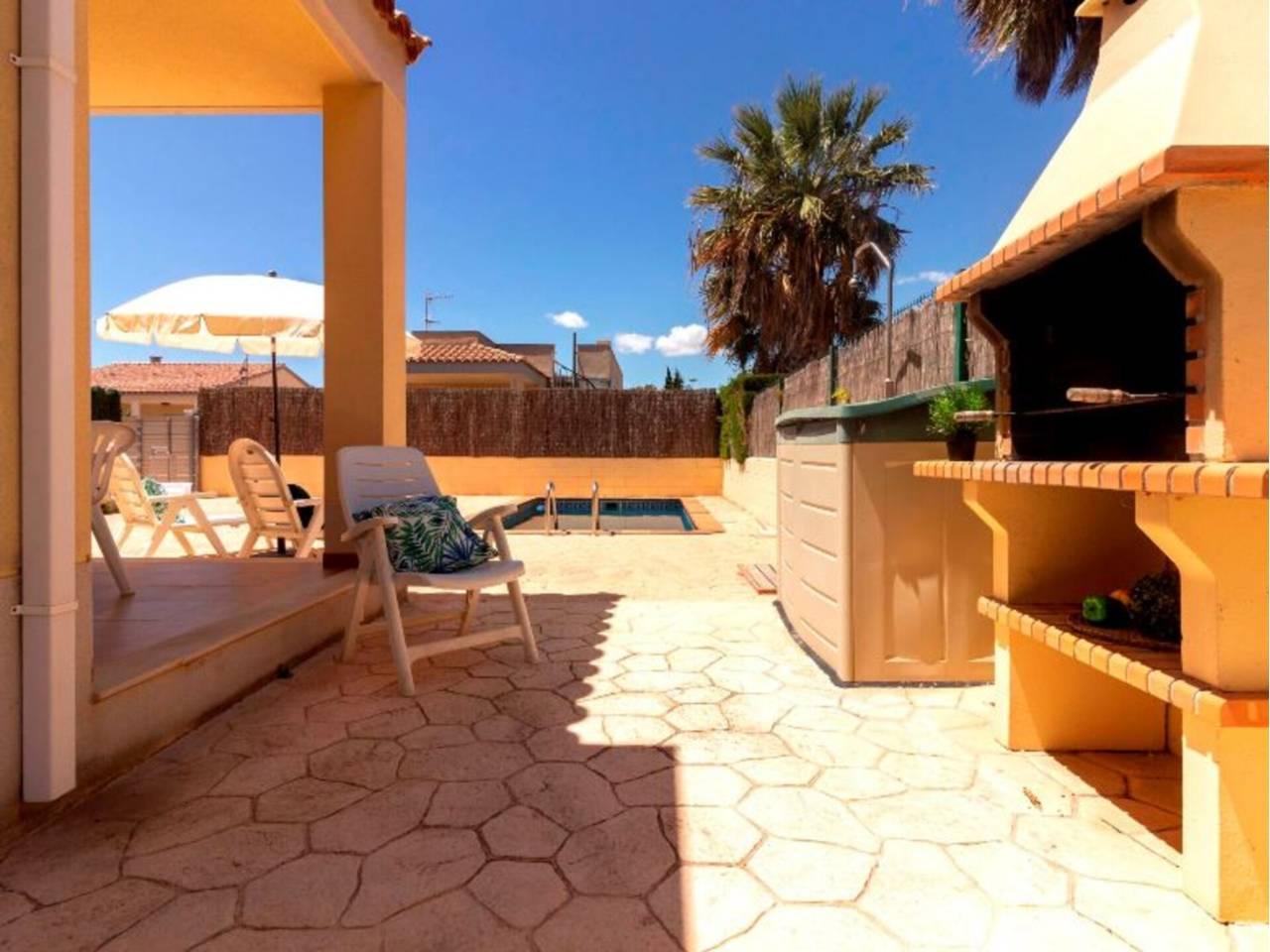 Casa Adosada de 3 Dormitorios en alquiler vacacional en Deltebre