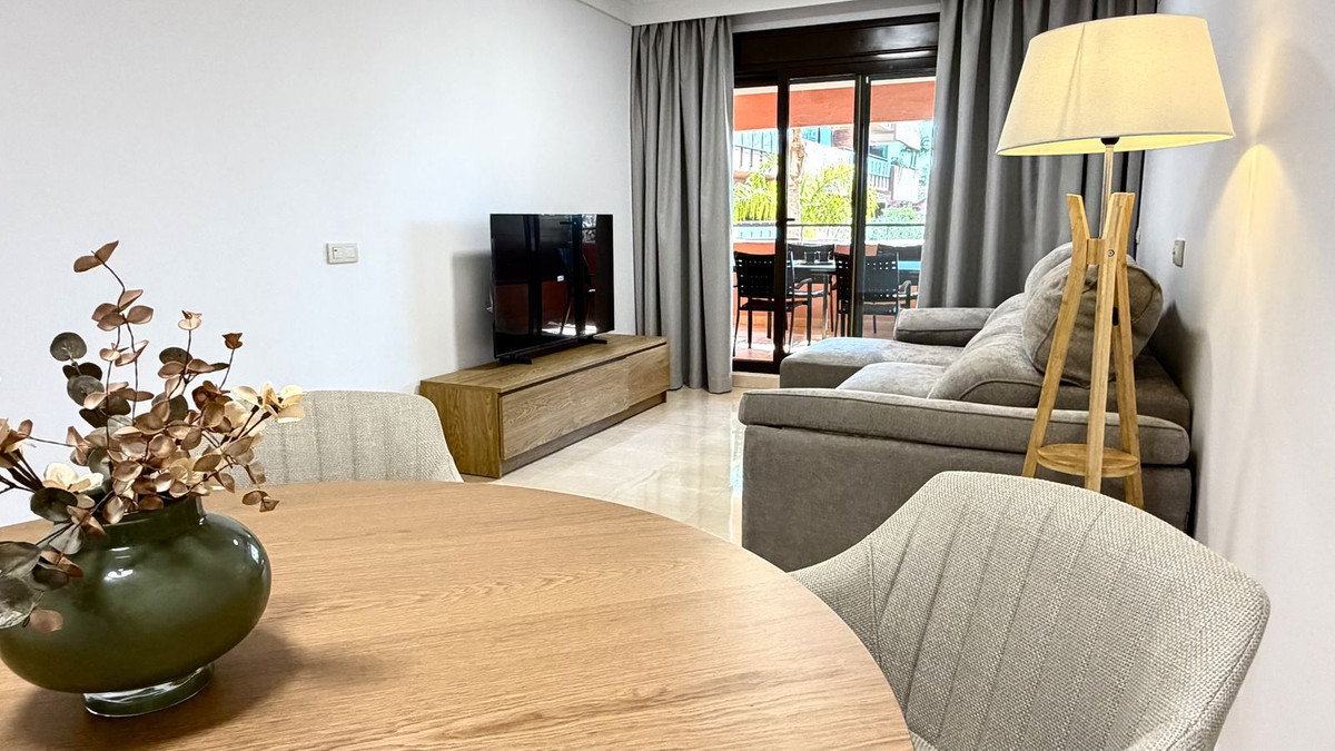 2 спални - Апартамент под наем в New Golden Mile, Estepona