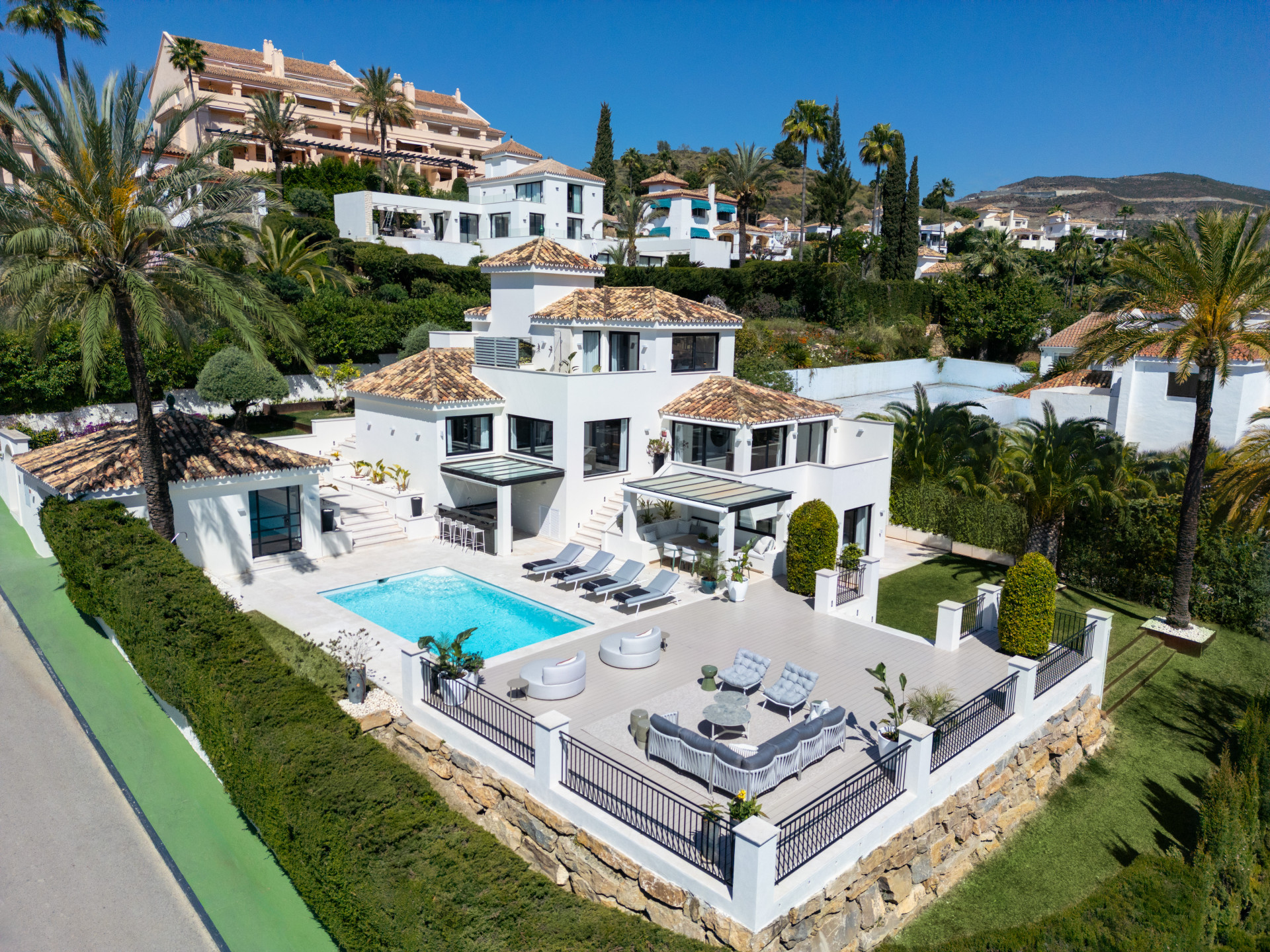 Casa de 5 Dormitorios y 4 Baños en venta en Nueva Andalucía, Marbella