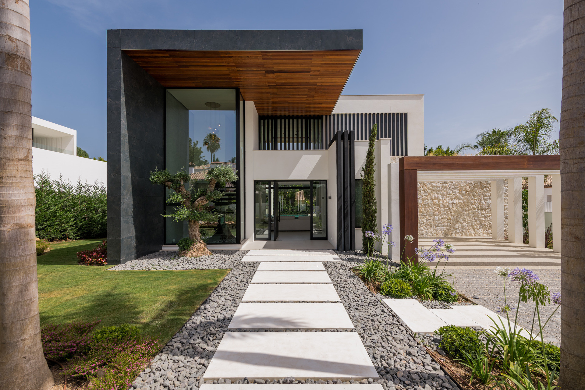 Casa de 5 Dormitorios y 6 Baños en venta en Nueva Andalucía, Marbella