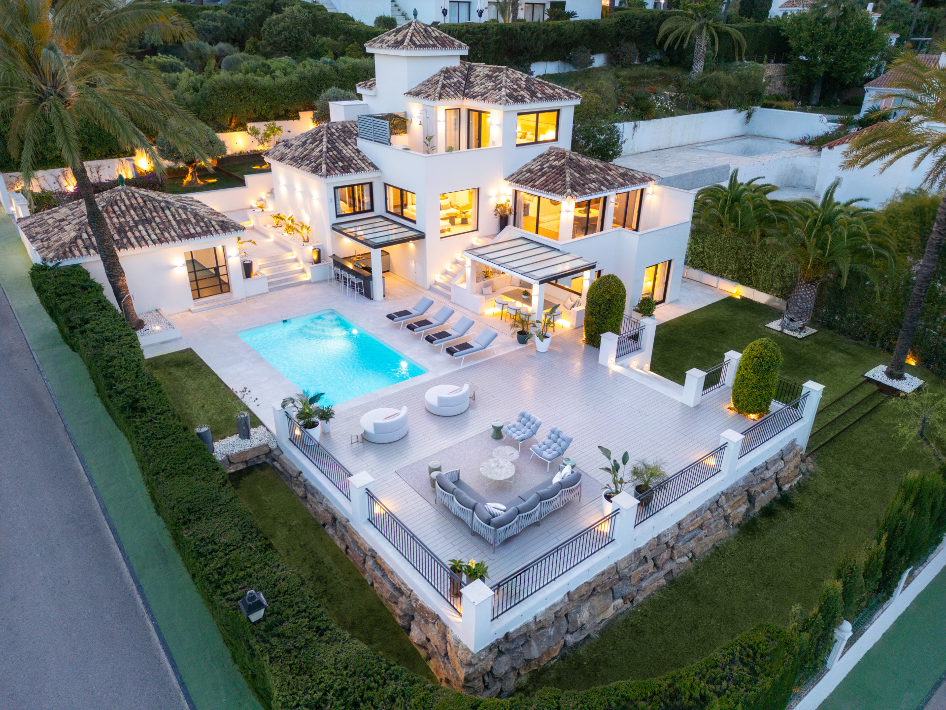 Casa de 5 Dormitorios y 4 Baños en venta en Nueva Andalucía, Marbella
