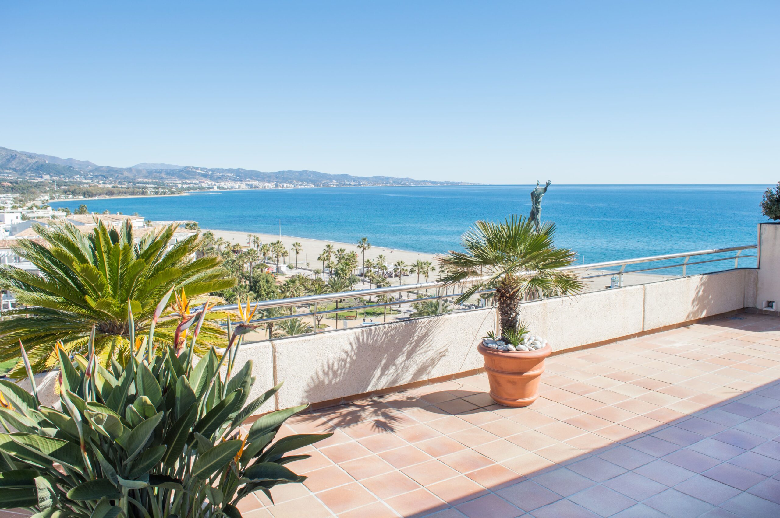 Piso de 2 Dormitorios en venta en Puerto Banús, Marbella