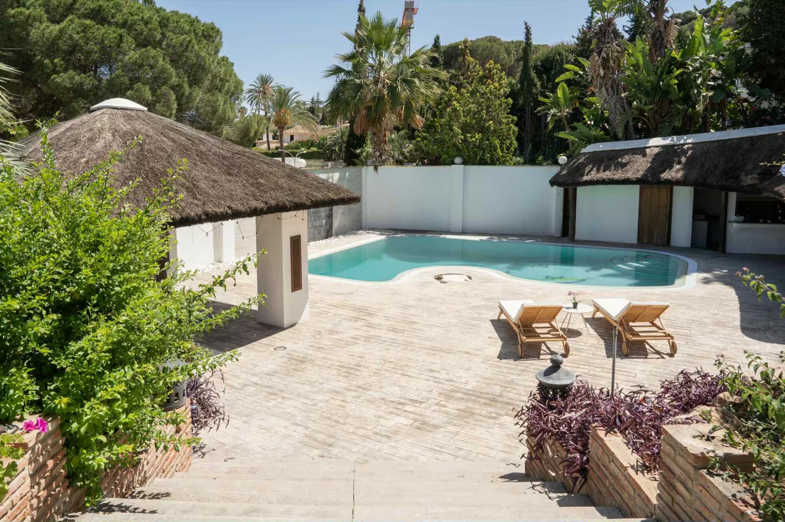 Casa de 5 Dormitorios en alquiler vacacional en Nueva Andalucía, Marbella