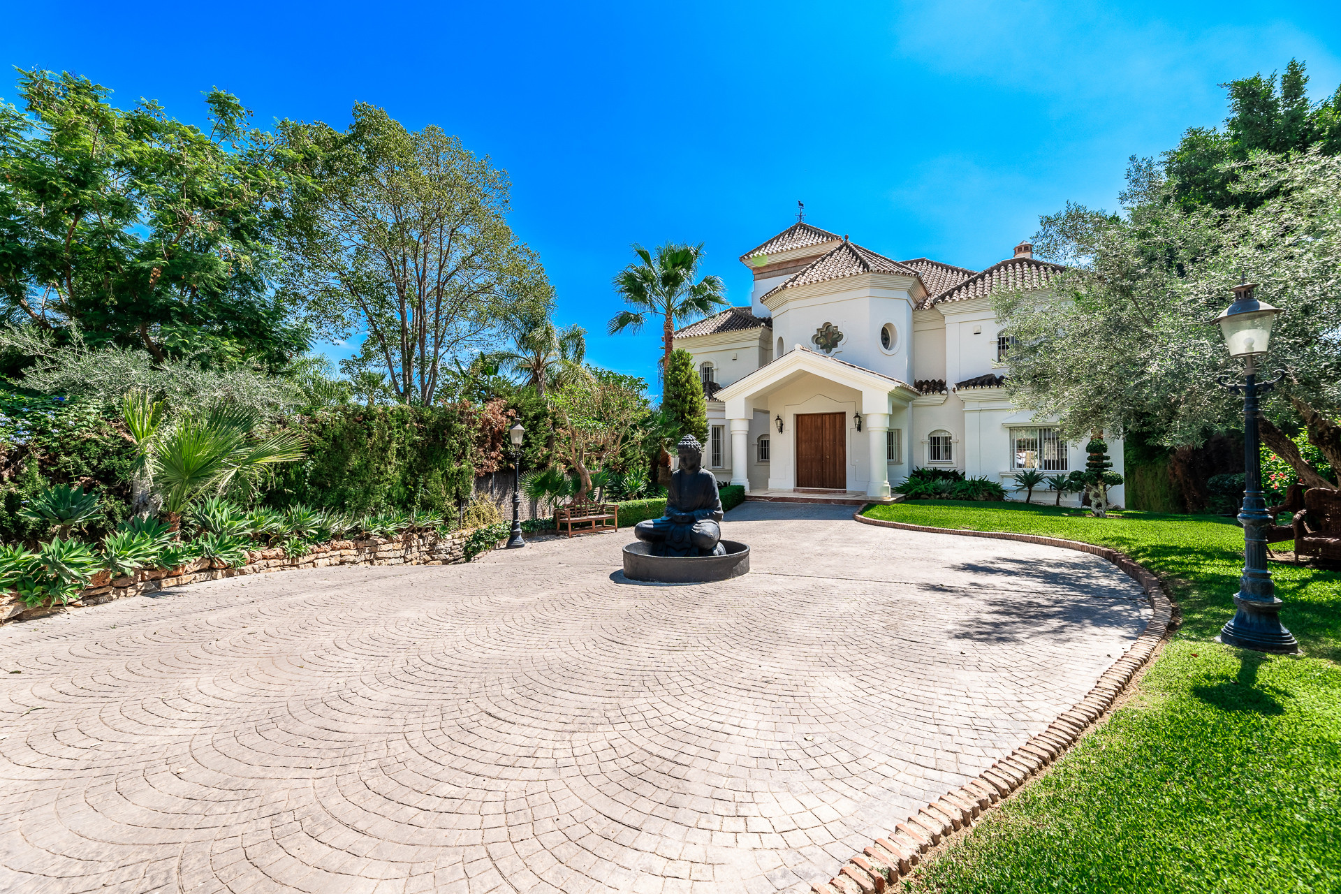 Casa de 7 Dormitorios en venta en Nueva Andalucía, Marbella