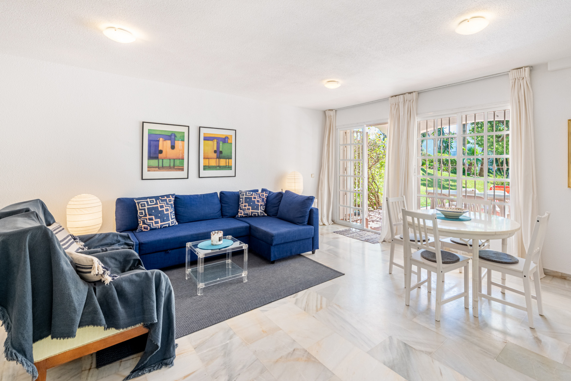 4 спални, 3 бани - Редова къща за продажба в Estepona