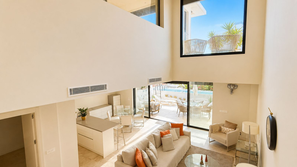 Casa Adosada de 4 Dormitorios en venta en La Cala de Mijas