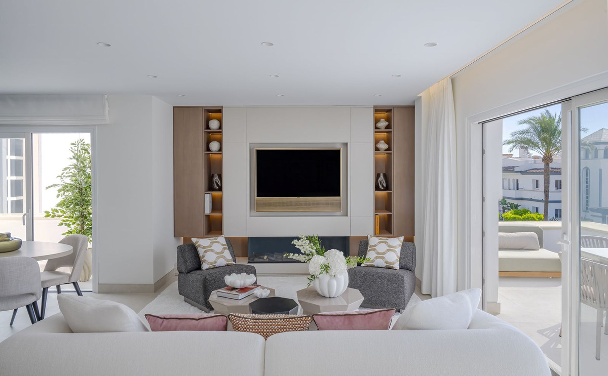 3 Bed - Penthouse for Sale in New Golden Mile, Estepona