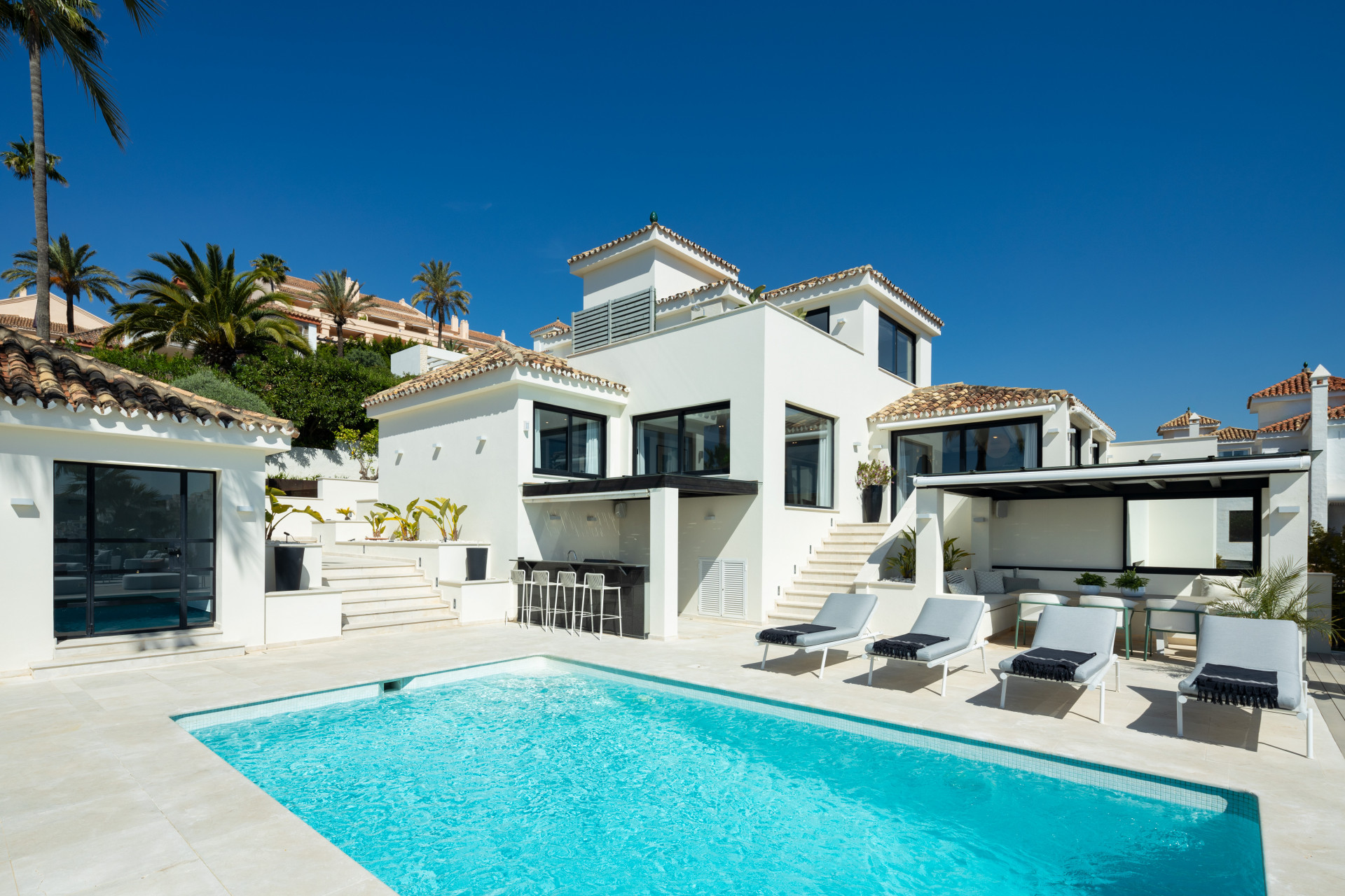 Casa de 5 Dormitorios y 4 Baños en venta en Nueva Andalucía, Marbella