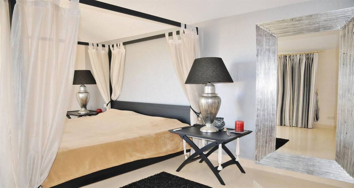 Ático de 4 Dormitorios en venta en Benahavís
