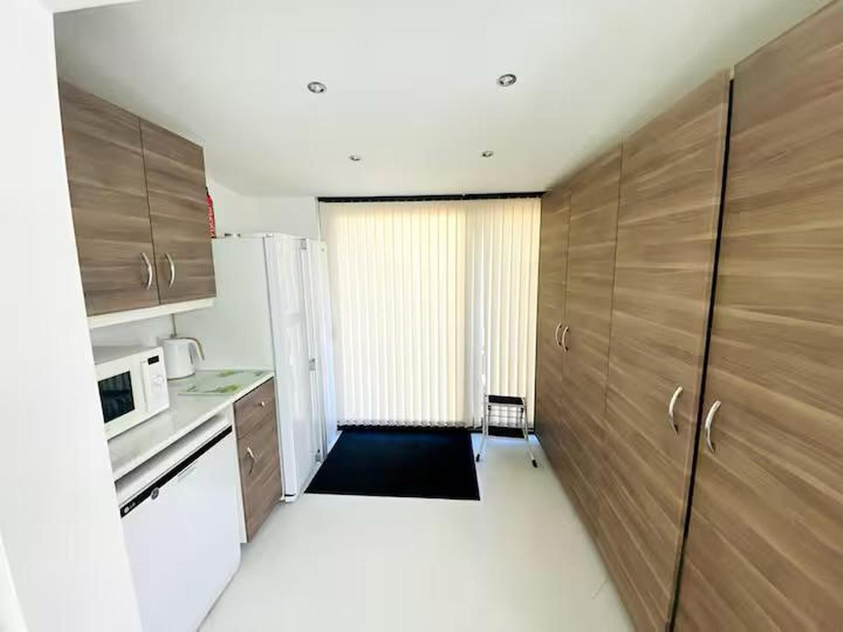Piso de 2 Dormitorios y 2 Baños en venta en Estepona