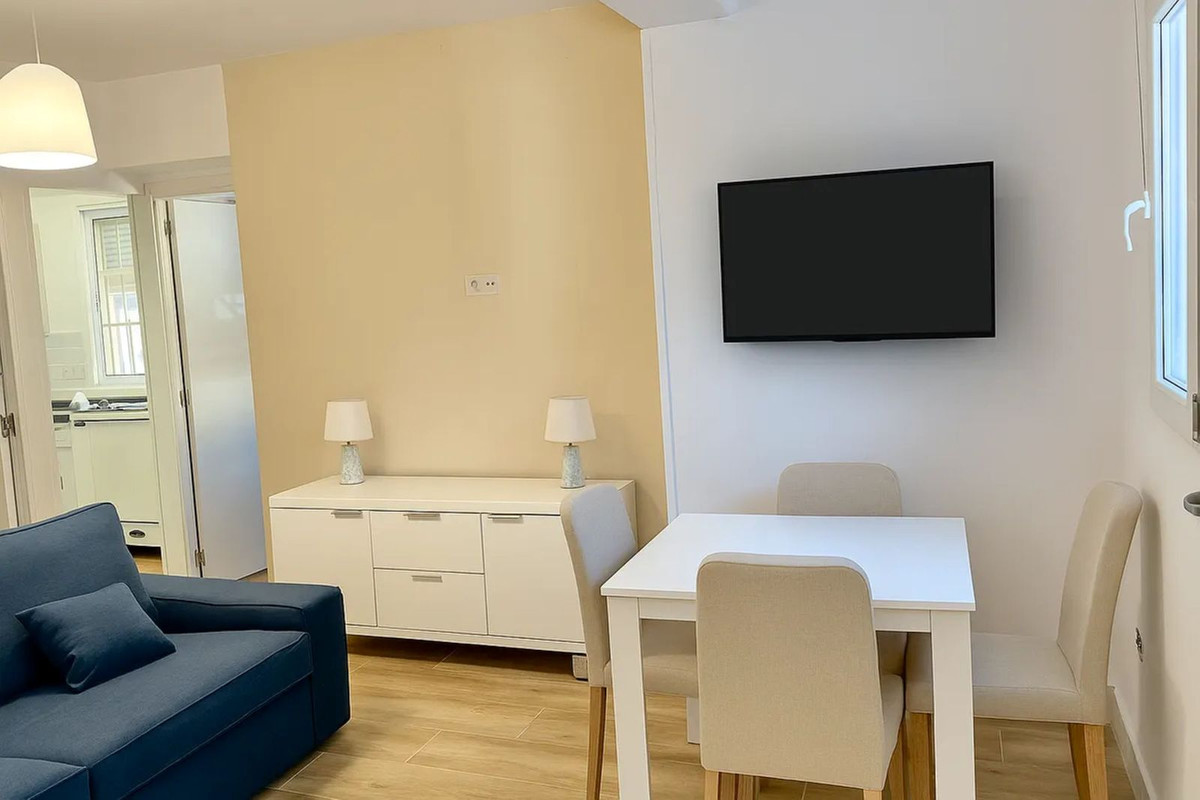 3 Bed, 2 Bath - Apartment for Sale in Benalmadena Costa