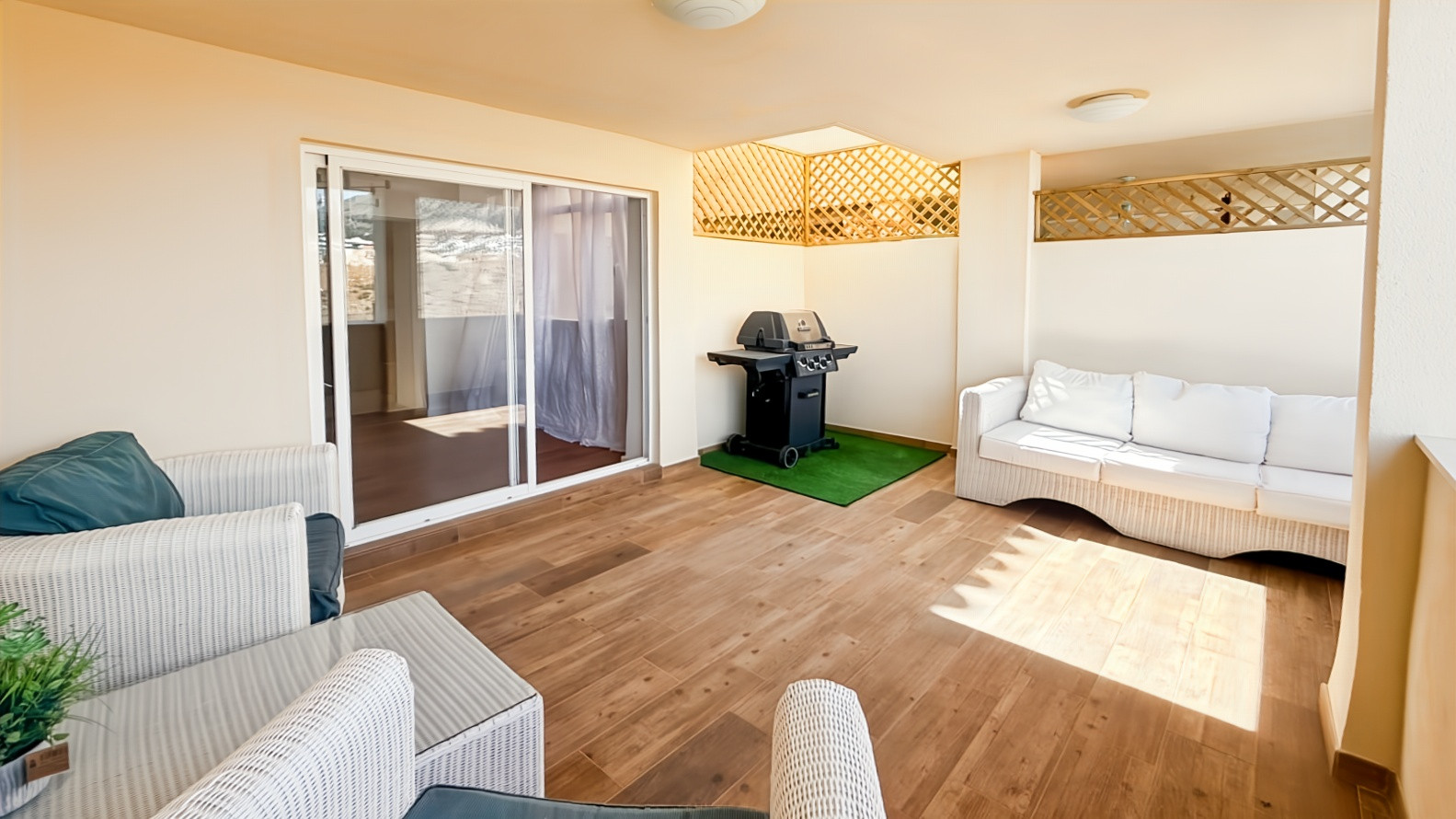 Piso de 2 Dormitorios y 2 Baños en venta en Torreblanca del Sol, Fuengirola