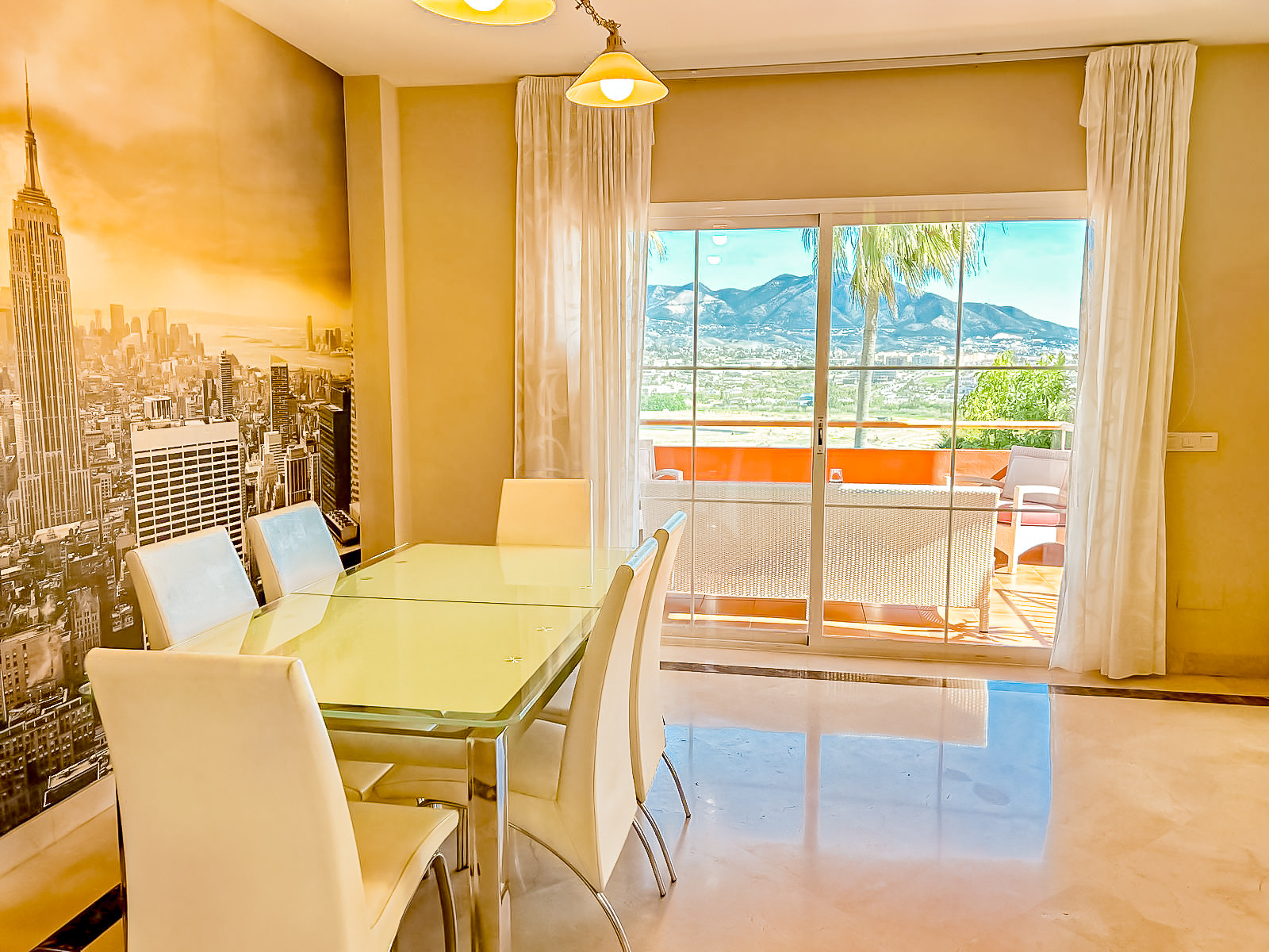 Casa de 4 Dormitorios en venta en Cerros del Aguila, Mijas