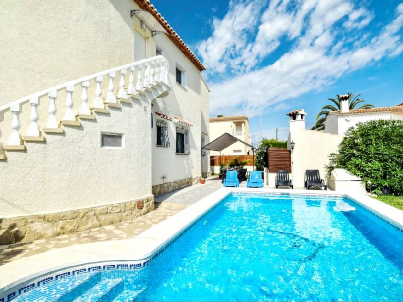 Casa Adosada de 6 Dormitorios en alquiler vacacional en El Puerto, Dénia