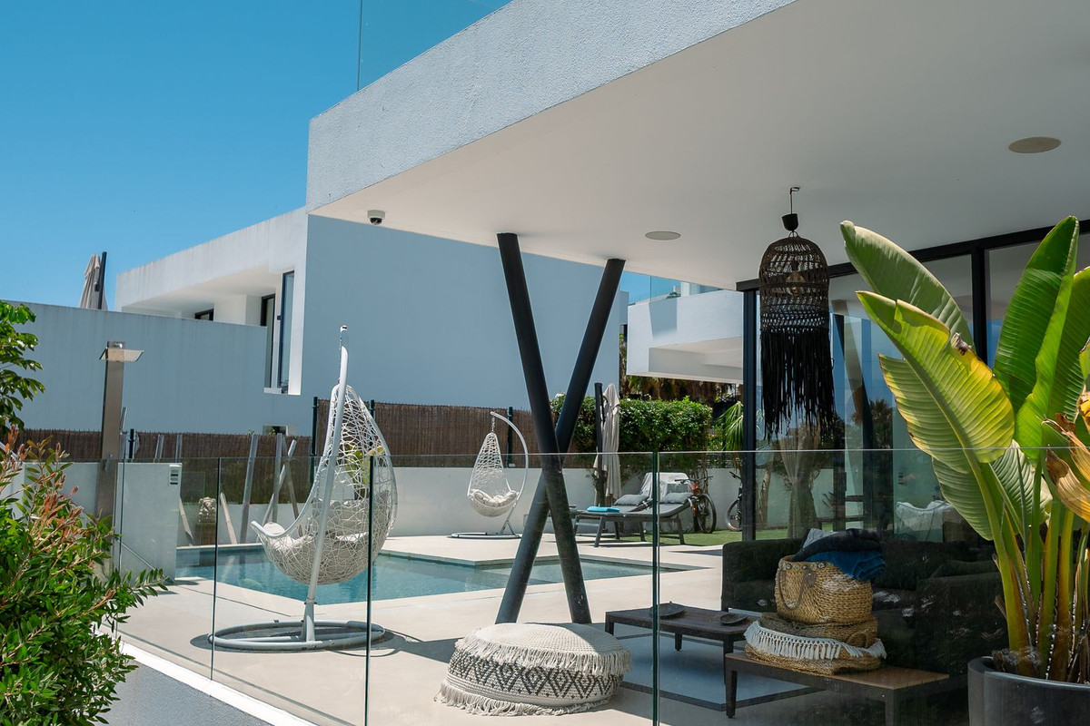 Casa de 4 Dormitorios en venta en Atalaya, Estepona
