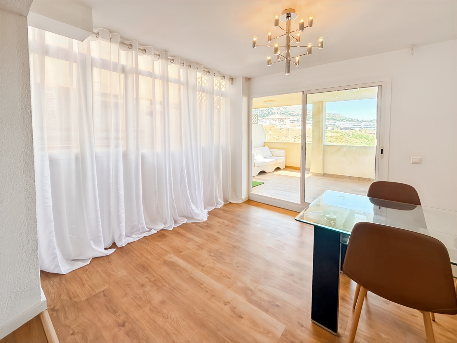 Piso de 2 Dormitorios y 2 Baños en venta en Torreblanca del Sol, Fuengirola