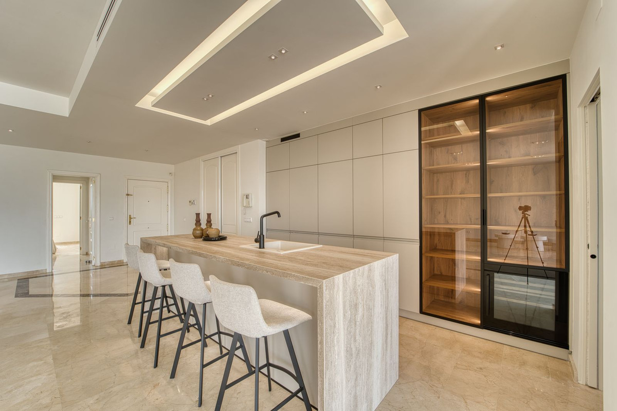 Ático de 4 Dormitorios y 4 Baños en venta en Marbella