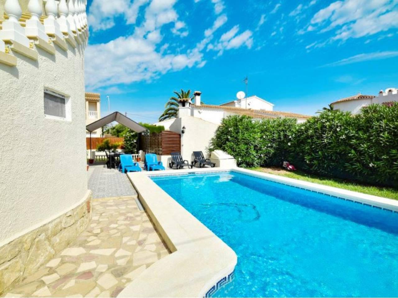 Casa Adosada de 6 Dormitorios en alquiler vacacional en El Puerto, Dénia