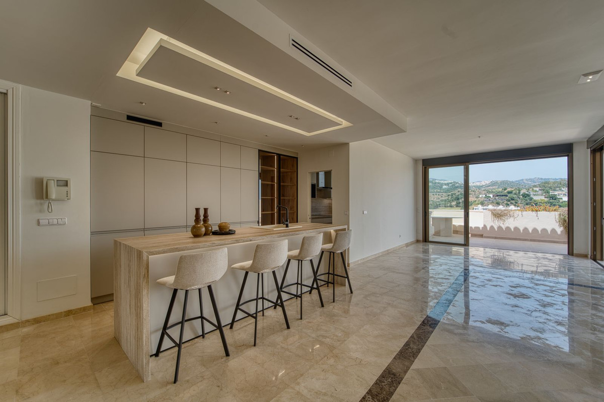 Ático de 4 Dormitorios y 4 Baños en venta en Marbella