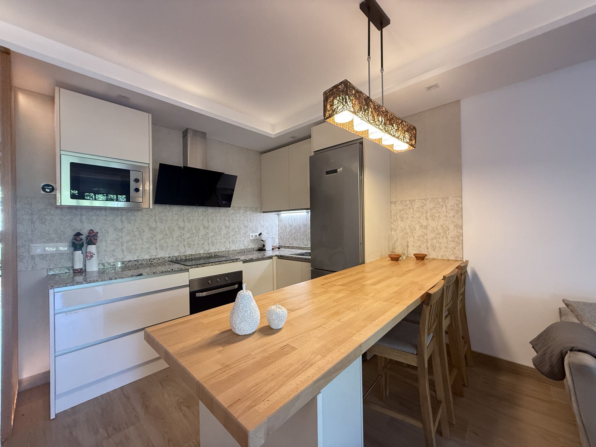 Piso de 2 Dormitorios en venta en Milla de Oro, Marbella