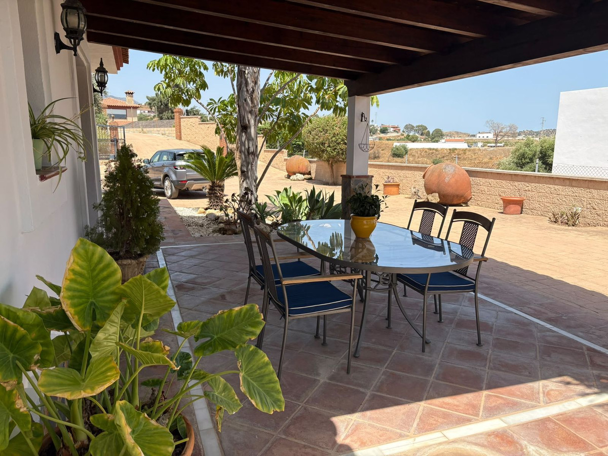 Casa de 5 Dormitorios y 5 Baños en venta en La Cala de Mijas