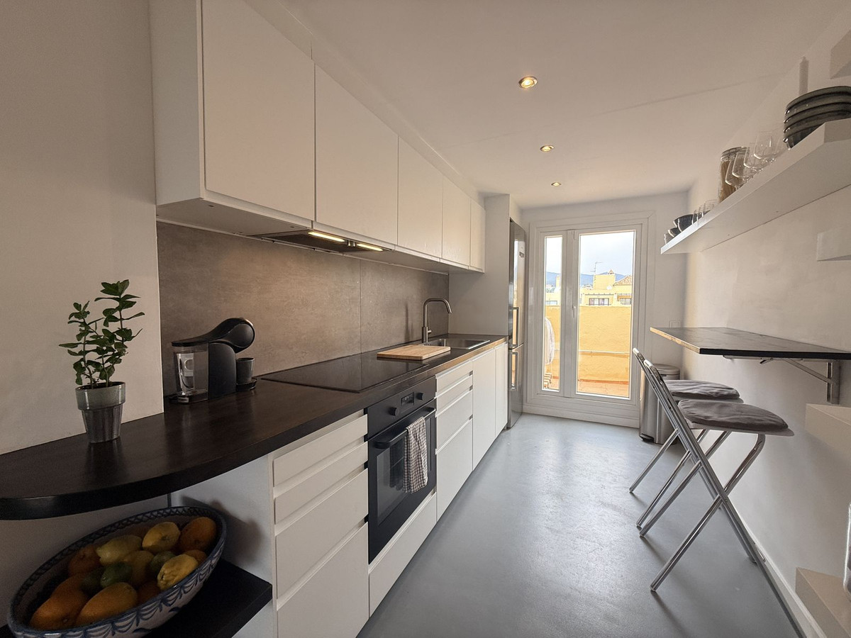 Piso de 2 Dormitorios y 2 Baños en venta en Nueva Milla de Oro, Estepona