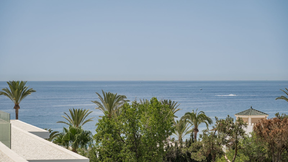 Casa de 4 Dormitorios y 4 Baños en venta en Milla de Oro, Marbella