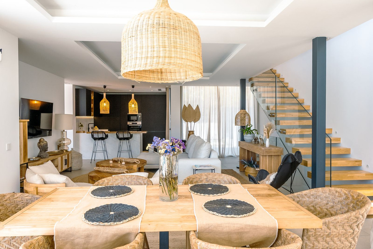 Casa de 4 Dormitorios en venta en Atalaya, Estepona