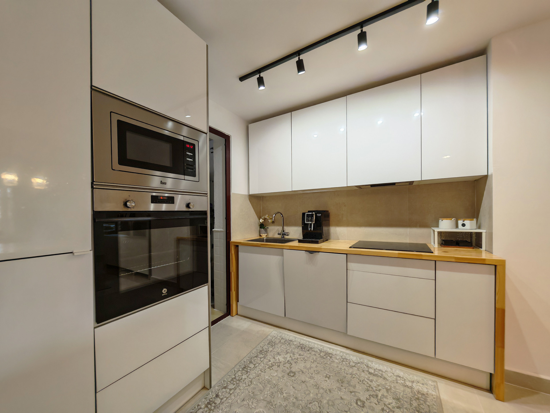 Piso de 2 Dormitorios y 2 Baños en venta en La Mairena, Marbella