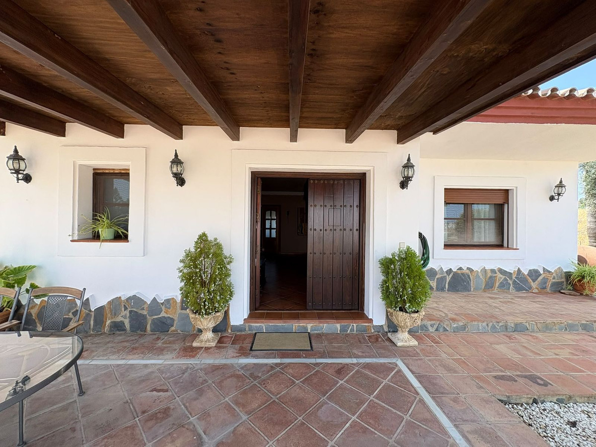 Casa de 5 Dormitorios y 5 Baños en venta en La Cala de Mijas